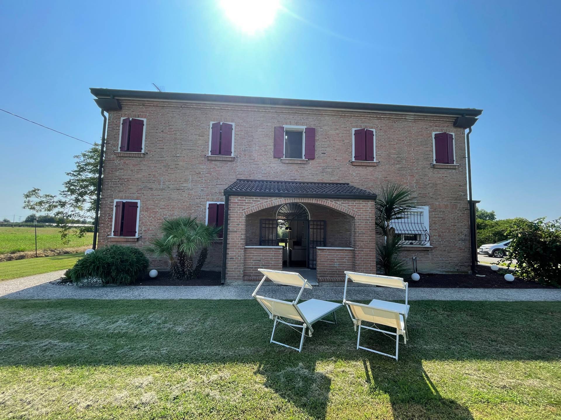 Casa / Villa / Villetta in vendita a Ferrara, Corlo