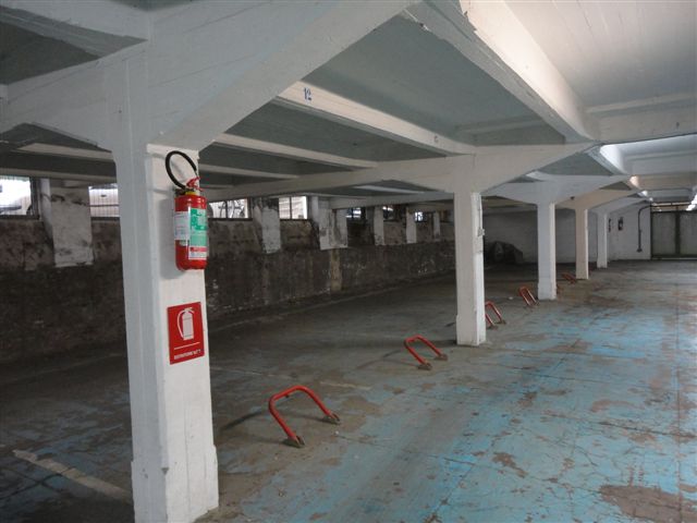 Garage / Posto auto in affitto a Ferrara, Centro storico