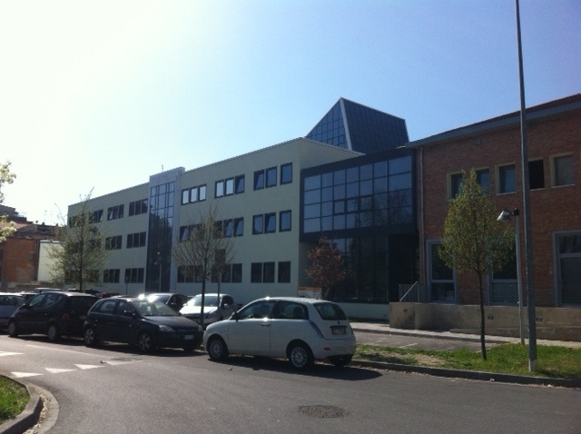 Garage / Posto auto in affitto a Ferrara, Centro storico