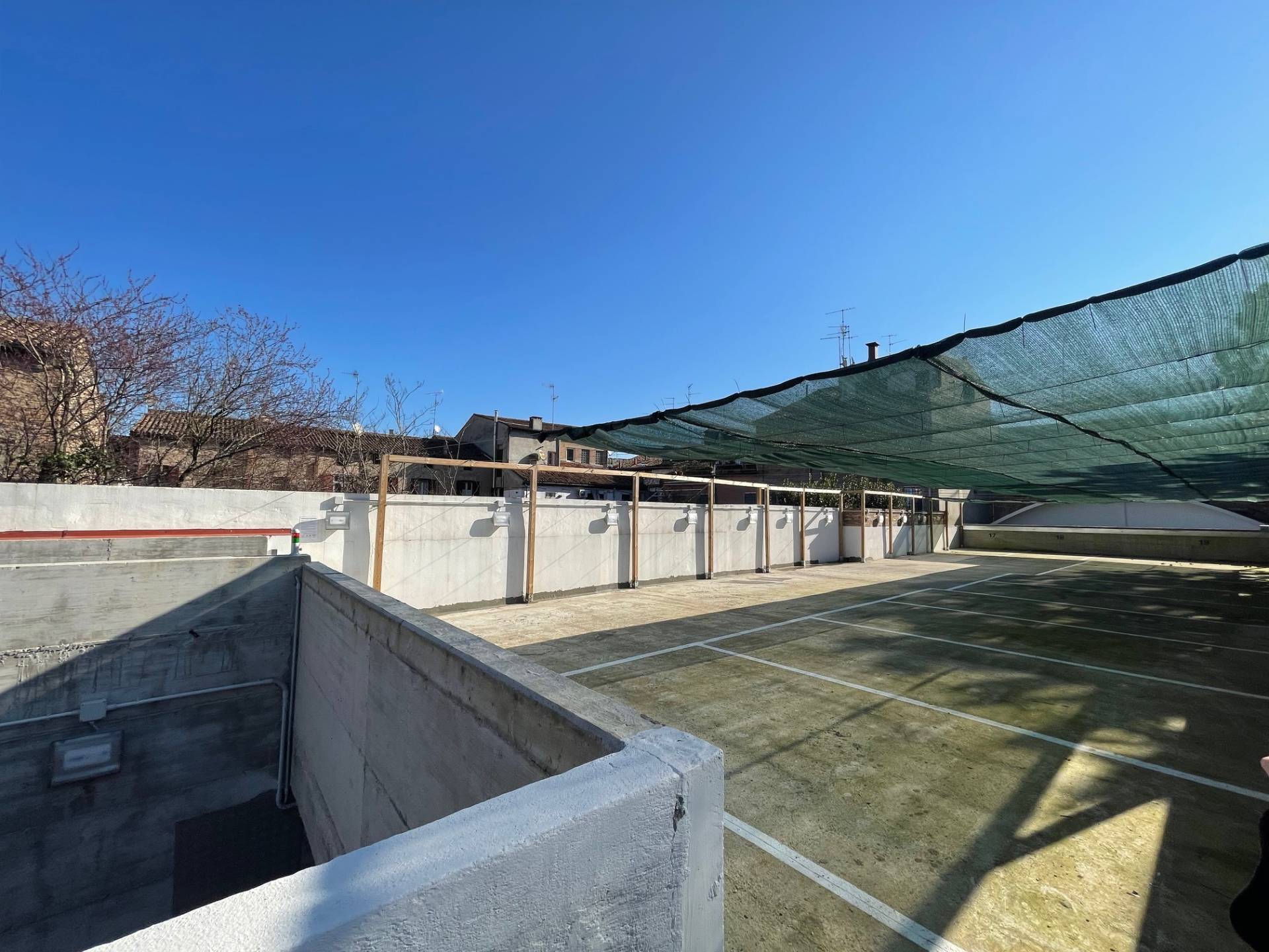 Garage / Posto auto in vendita a Ferrara, Centro storico