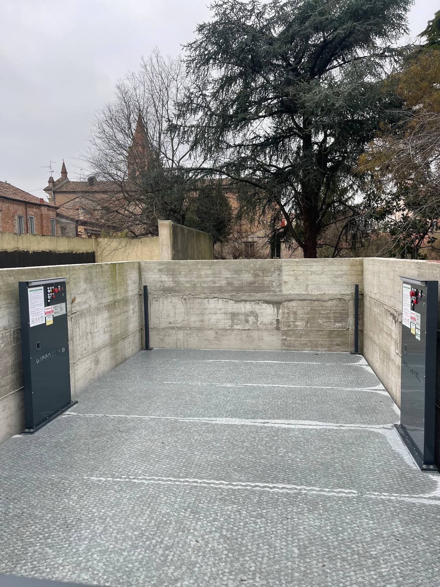 Garage / Posto auto in vendita a Ferrara, Centro storico