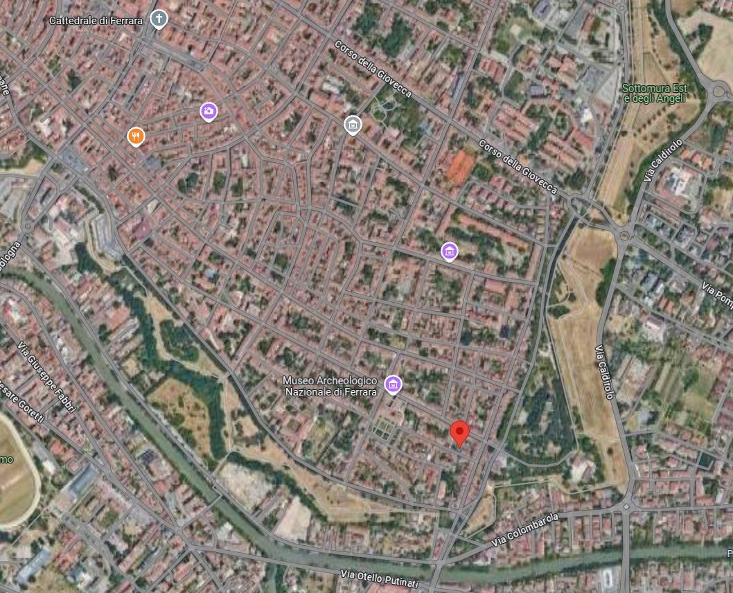 Garage / Posto auto in vendita a Ferrara, Centro storico