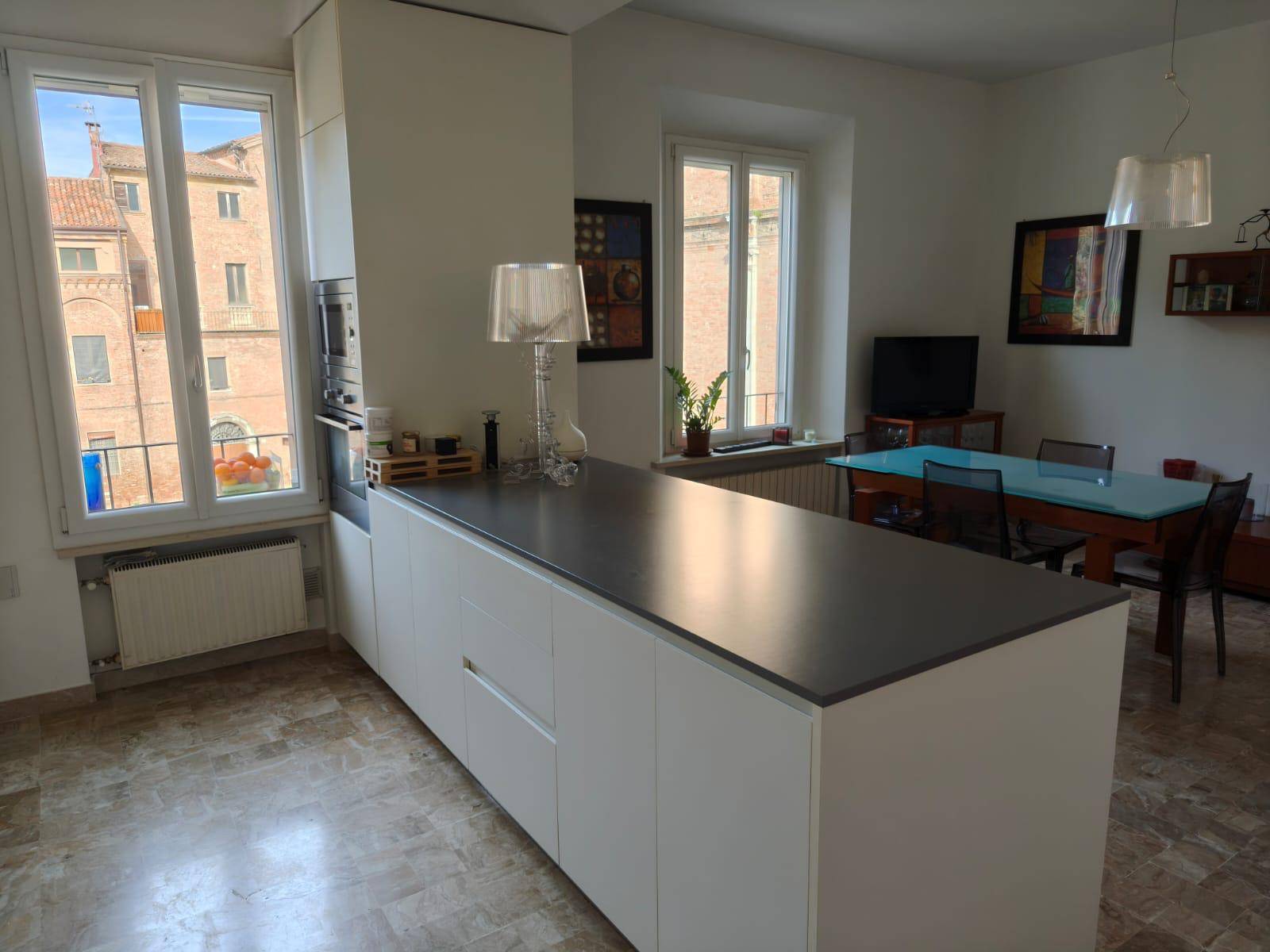 Appartamento in vendita a Ferrara, Centro storico