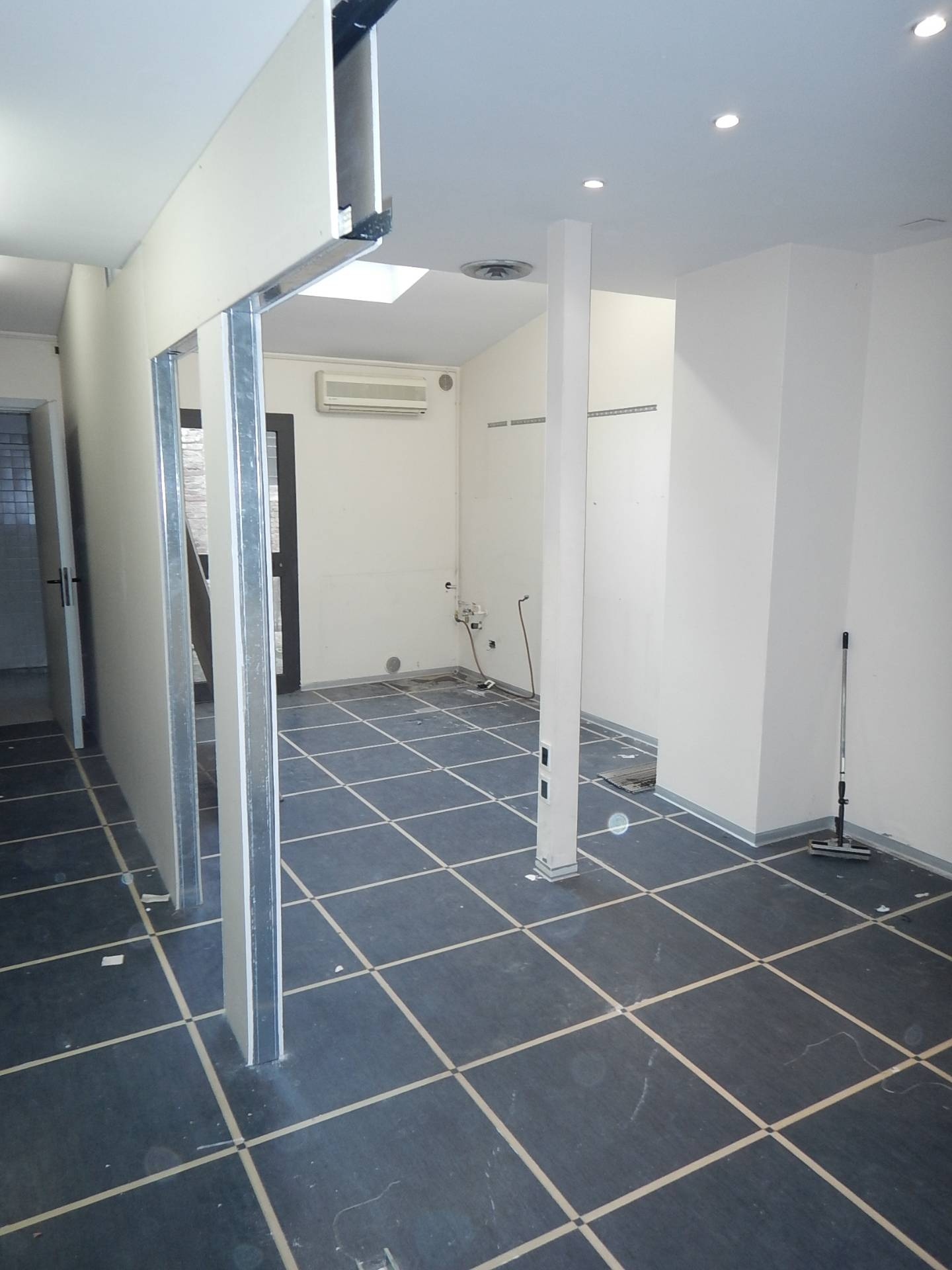 Negozio in vendita a Ferrara, Centro storico