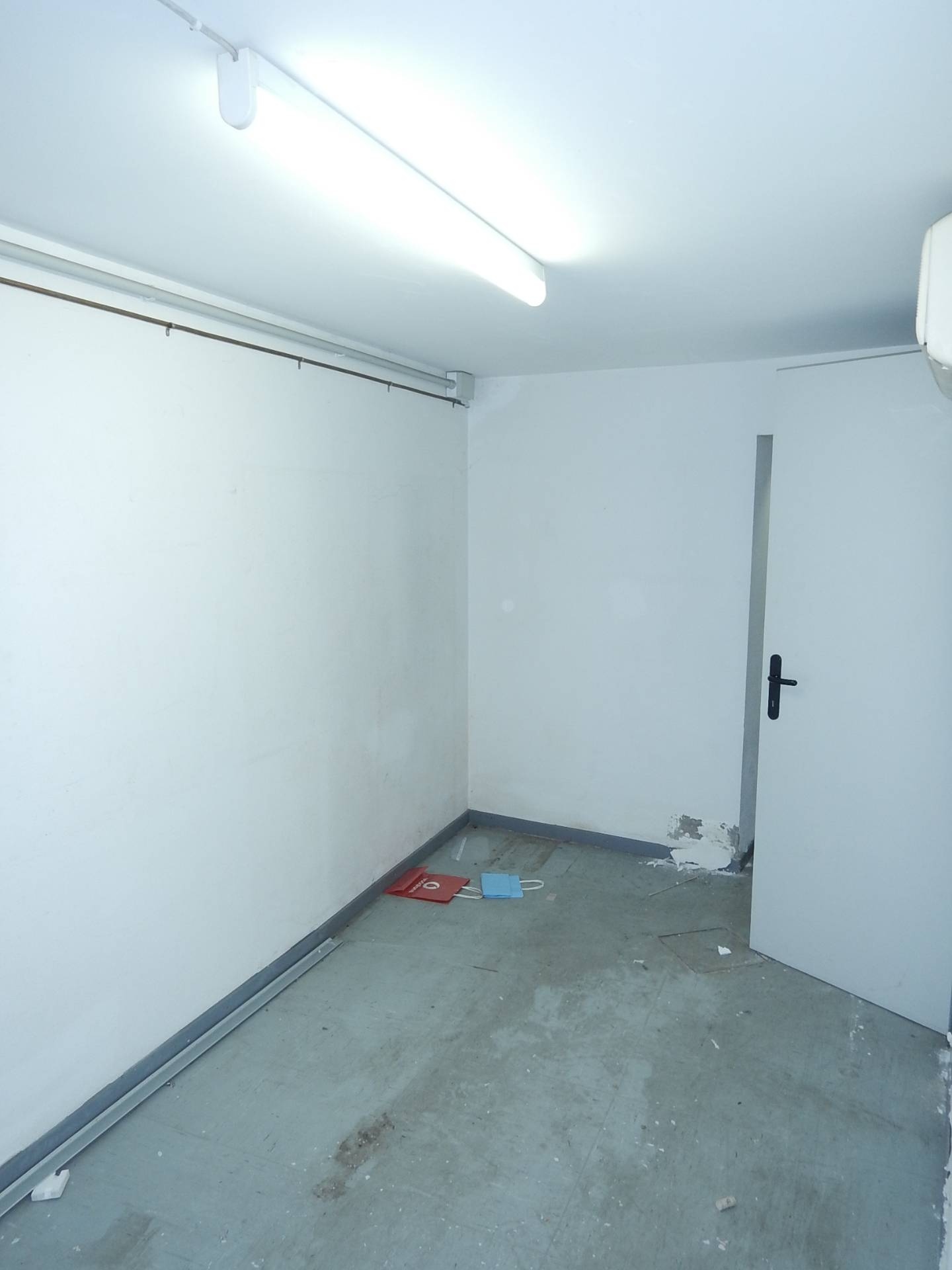 Negozio in vendita a Ferrara, Centro storico