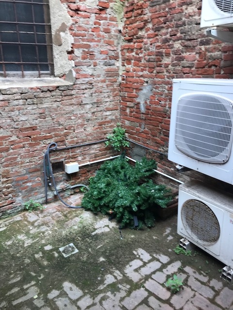 Negozio in vendita a Ferrara, Centro storico