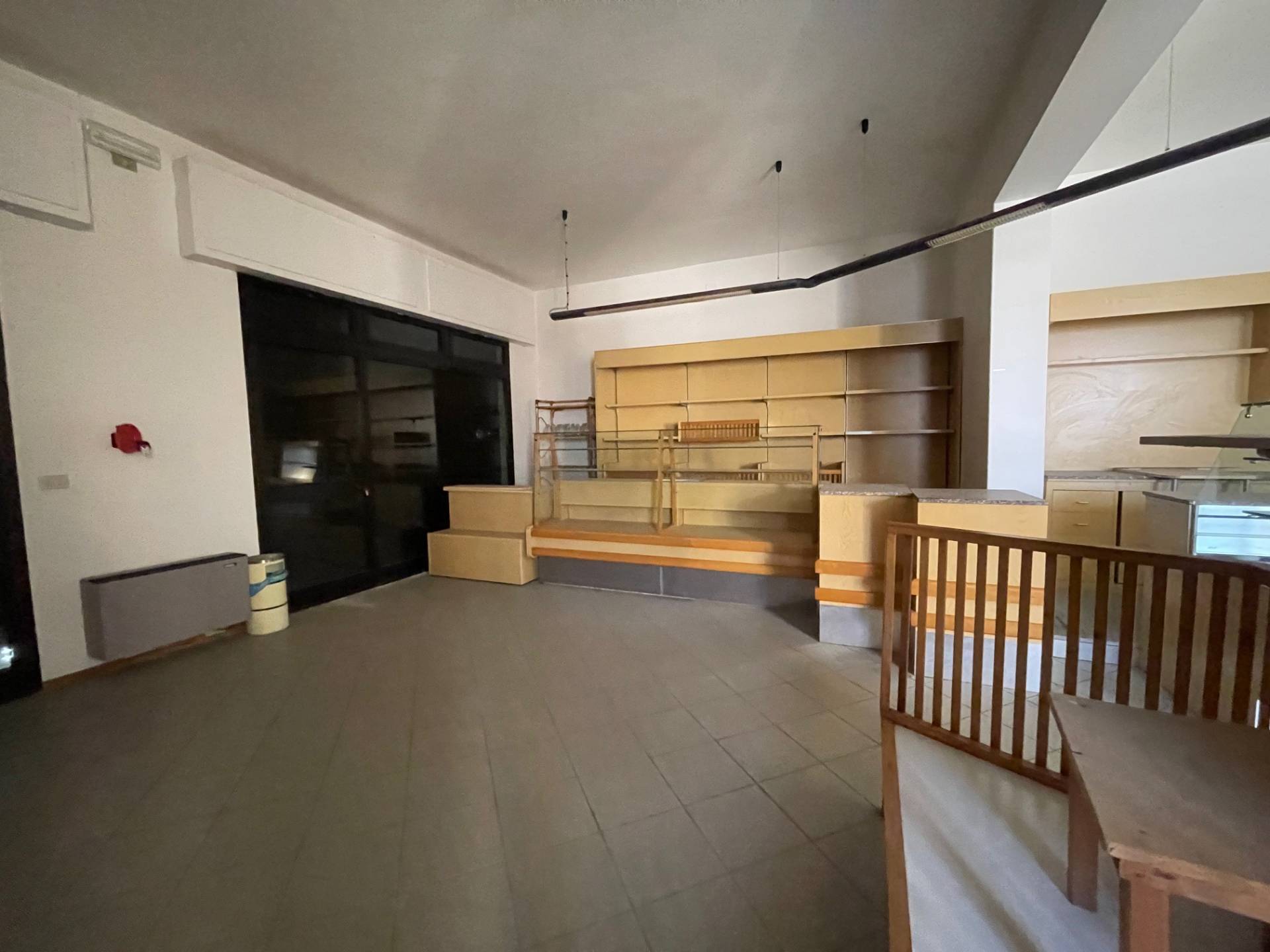 Negozio in vendita a Ferrara, Fuori Mura - Zona Est