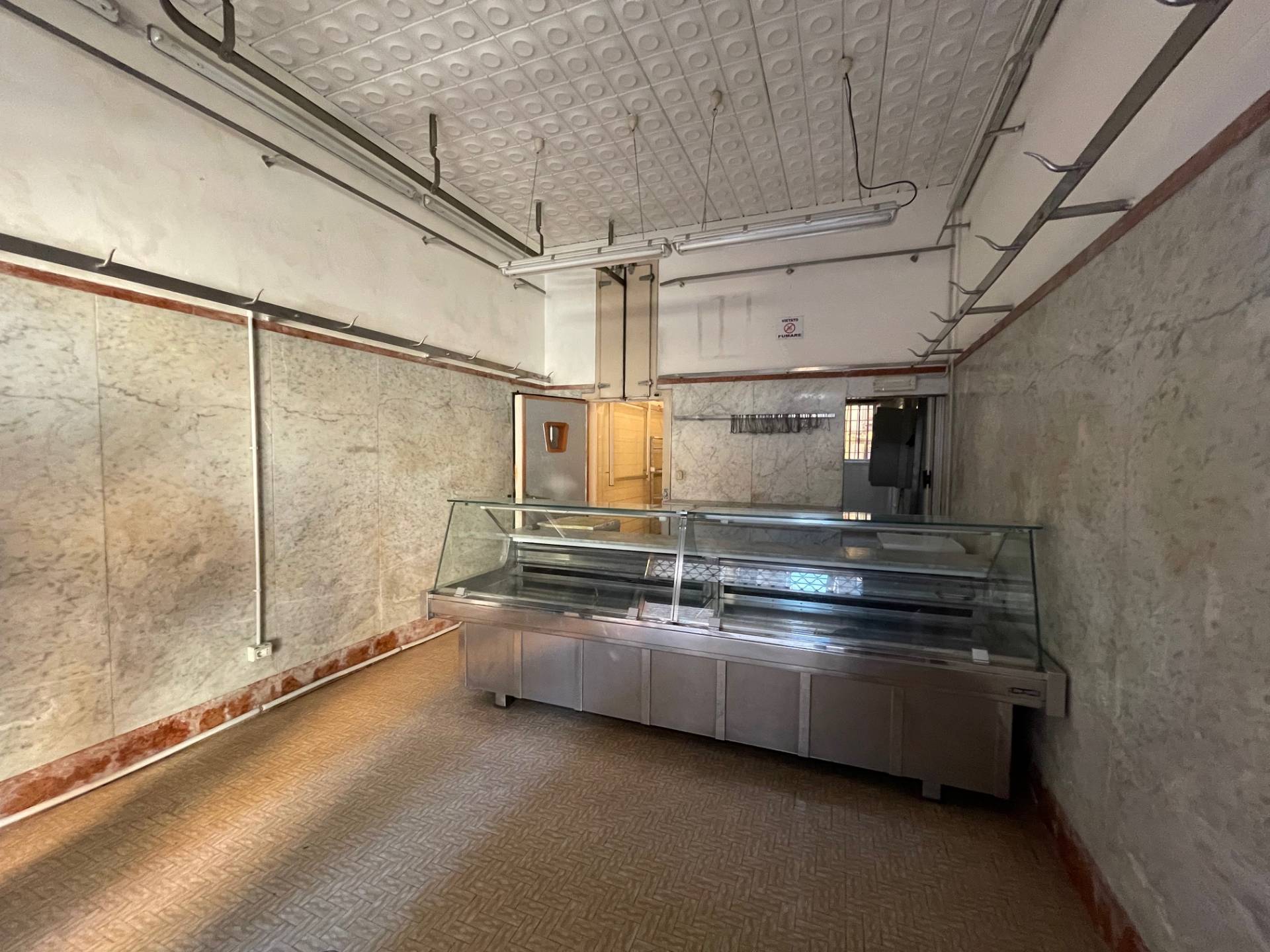 Negozio in vendita a Ferrara, Centro storico