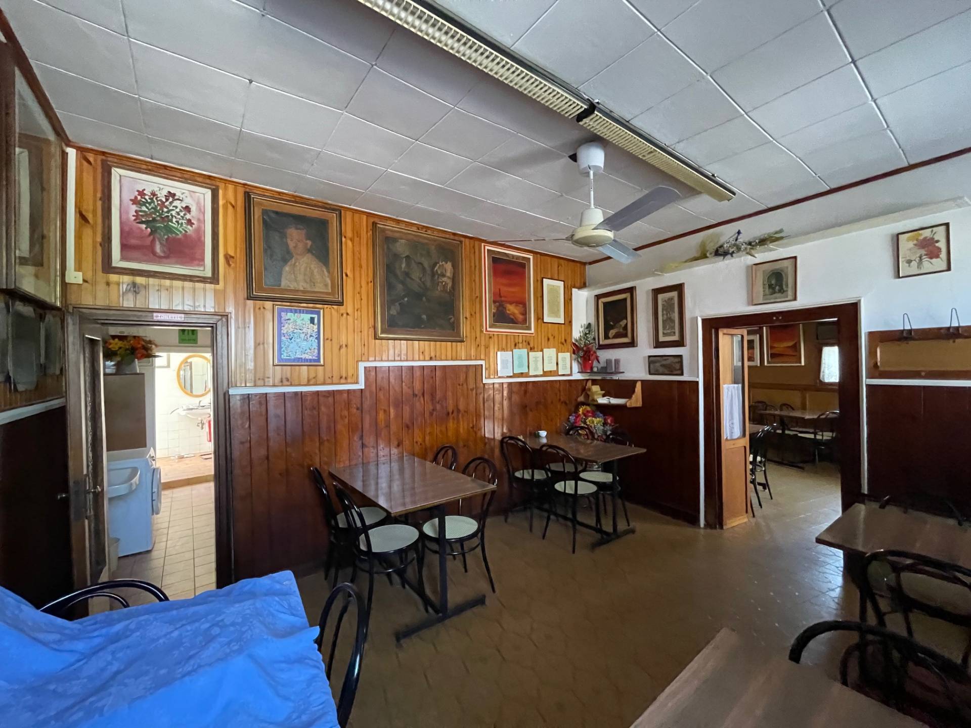 Negozio in vendita a Ferrara, Centro storico