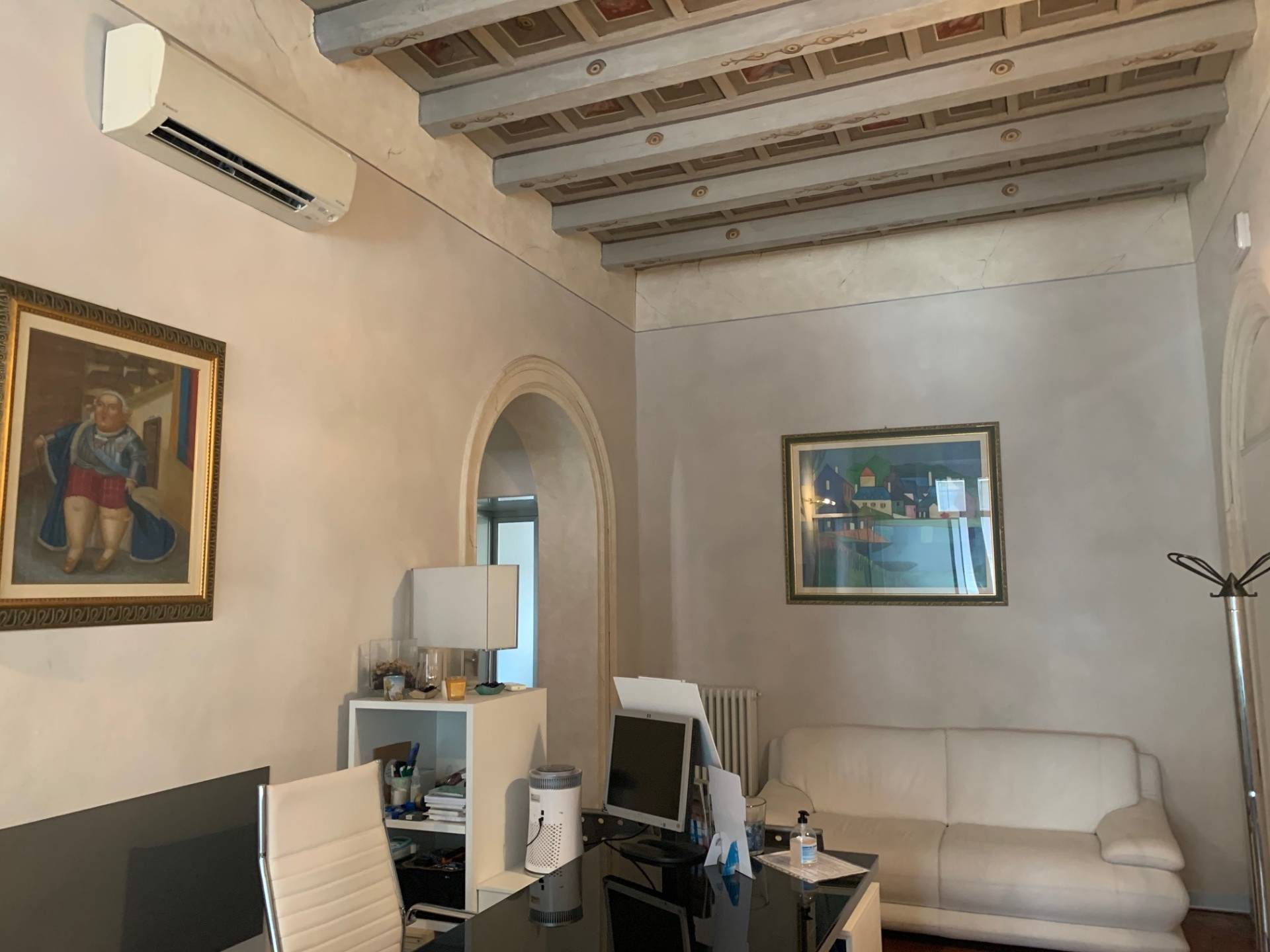 Ufficio in affitto a Ferrara, Centro storico