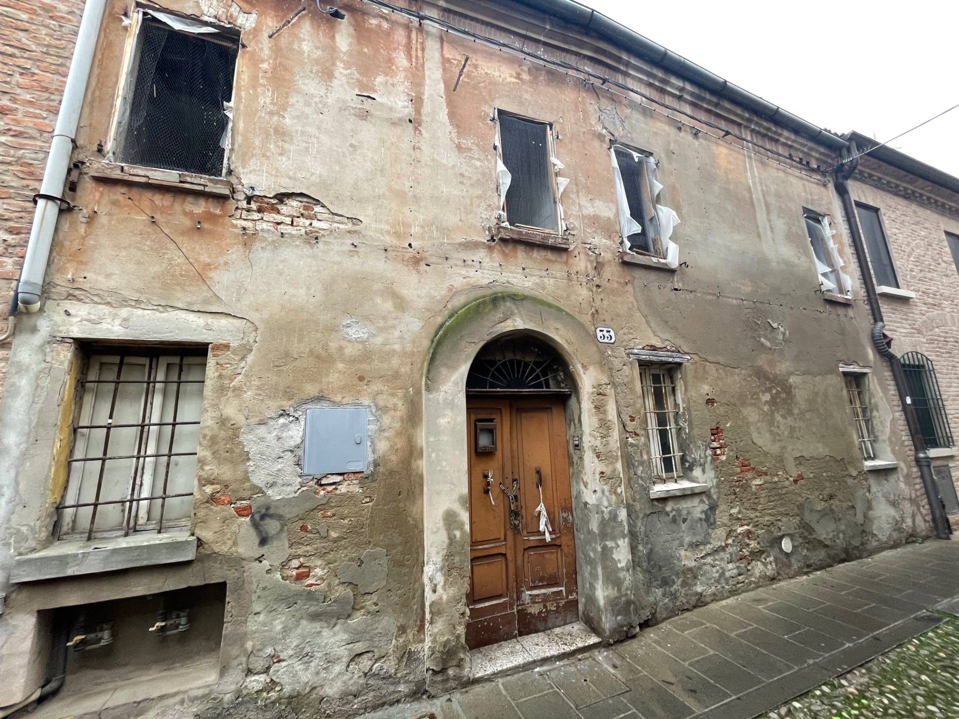 Casa / Villa / Villetta in vendita a Ferrara, Centro storico