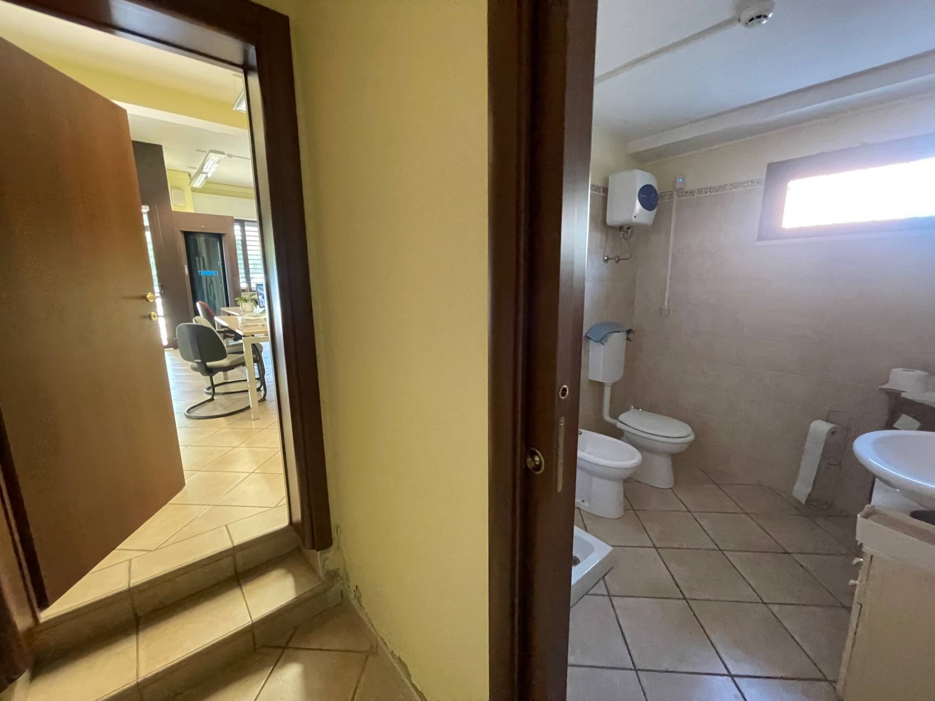 Ufficio in affitto a Ferrara, Cona