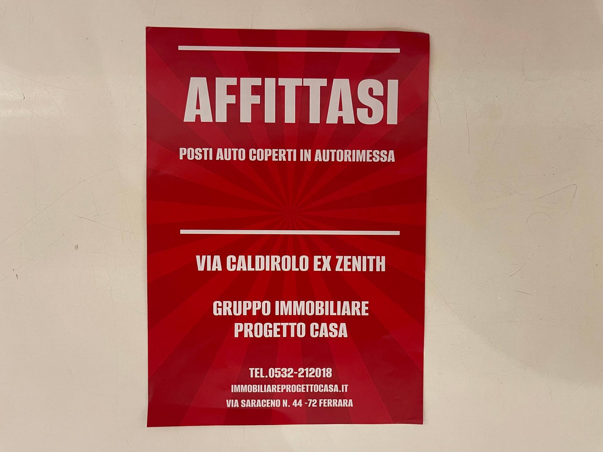 Posto auto coperto in affitto a Ferrara, Centro storico