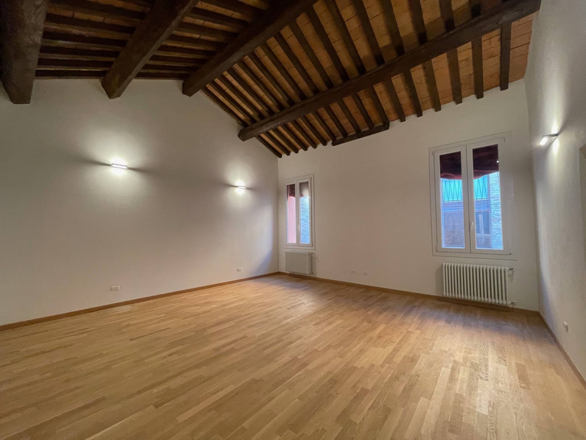 Appartamento in affitto a Ferrara, Centro storico