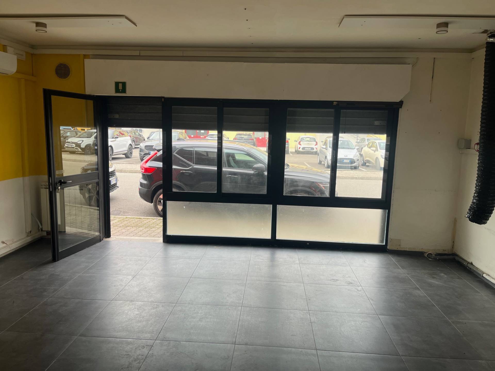 Negozio in affitto a Ferrara, Fuori Mura - Zona Sud