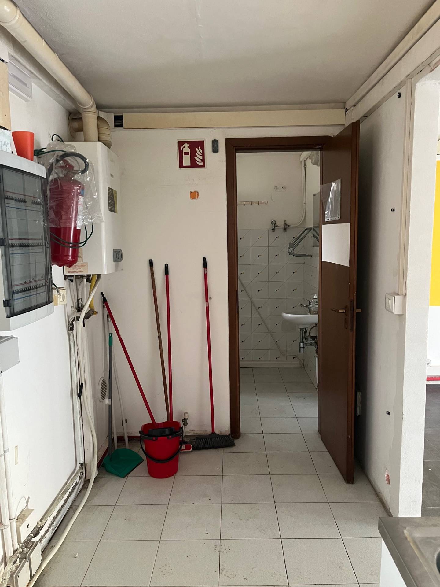 Negozio in affitto a Ferrara, Fuori Mura - Zona Sud