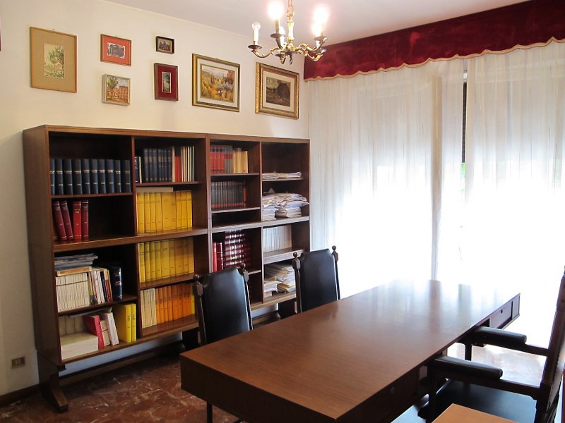 Ufficio in affitto a Ferrara, Centro storico