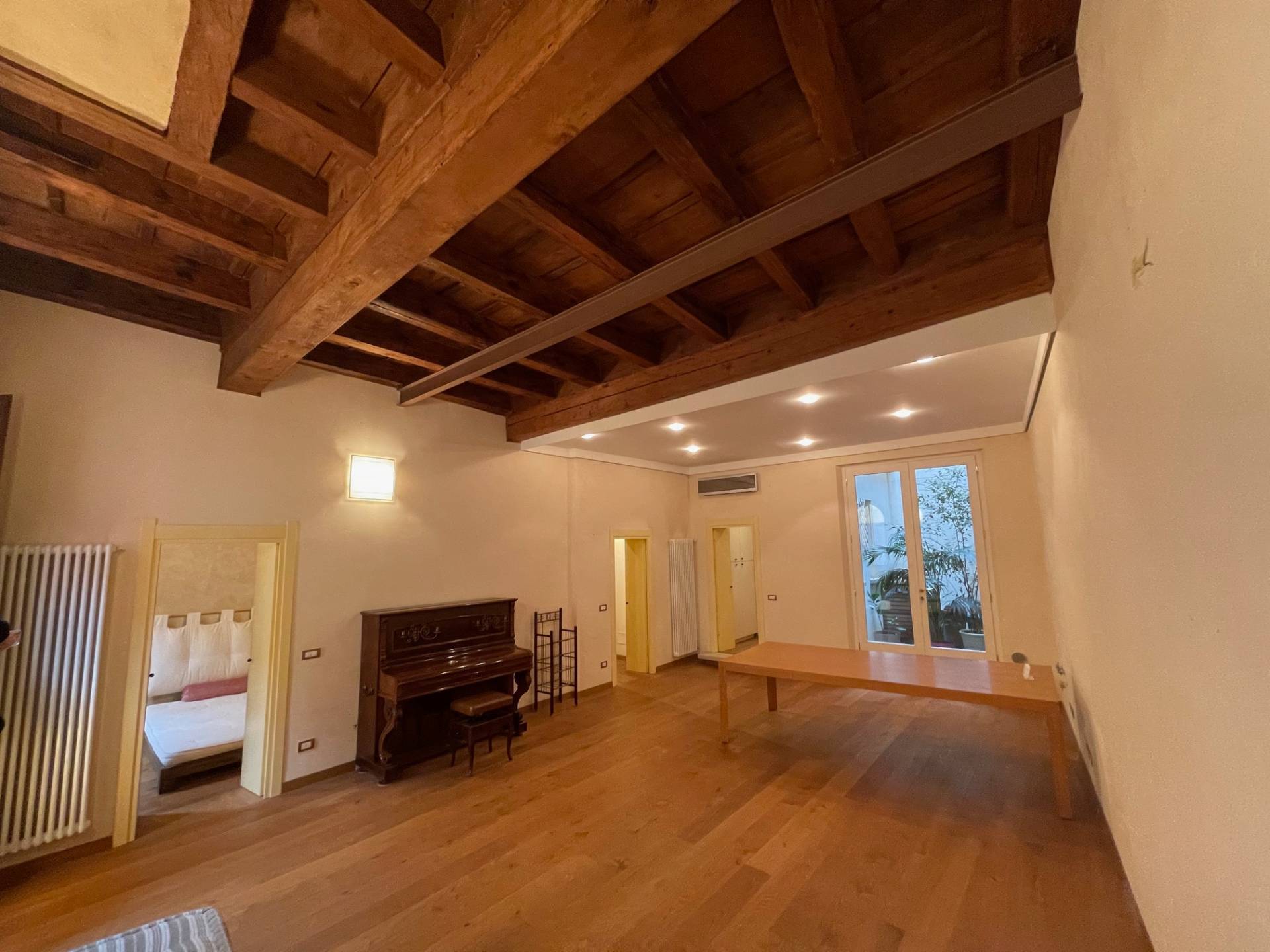 Appartamento in vendita a Ferrara, Centro storico