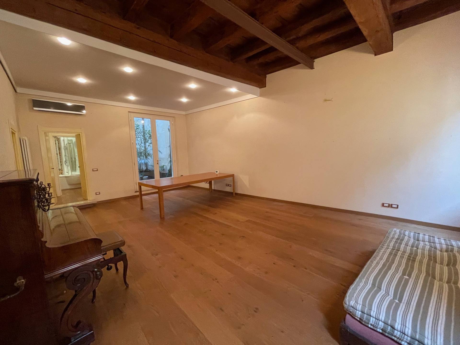 Appartamento in vendita a Ferrara, Centro storico