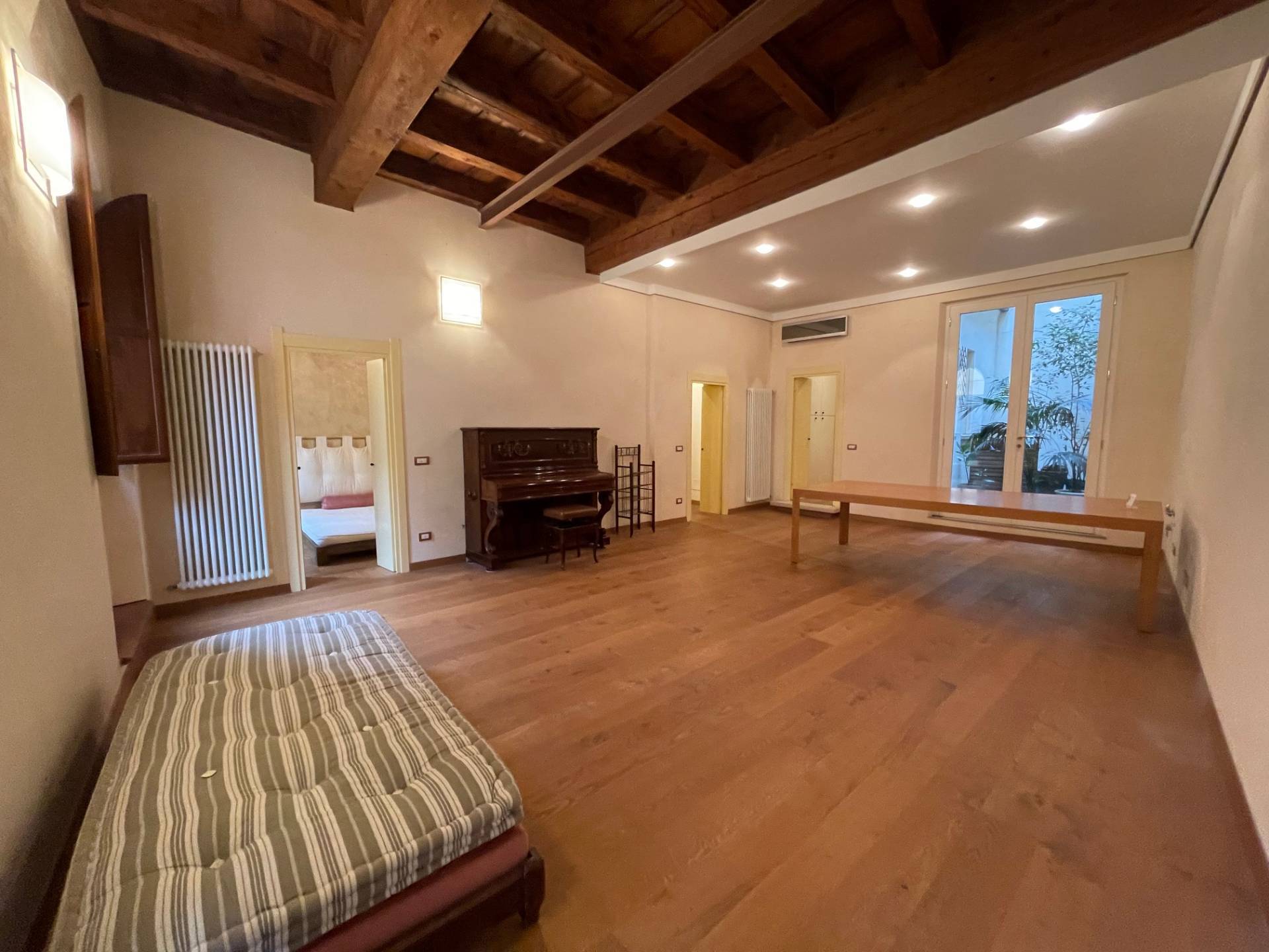 Appartamento in vendita a Ferrara, Centro storico