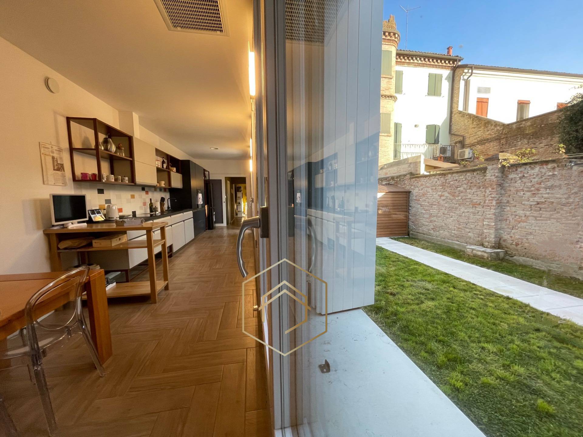 Casa / Villa / Villetta in vendita a Ferrara, Centro storico