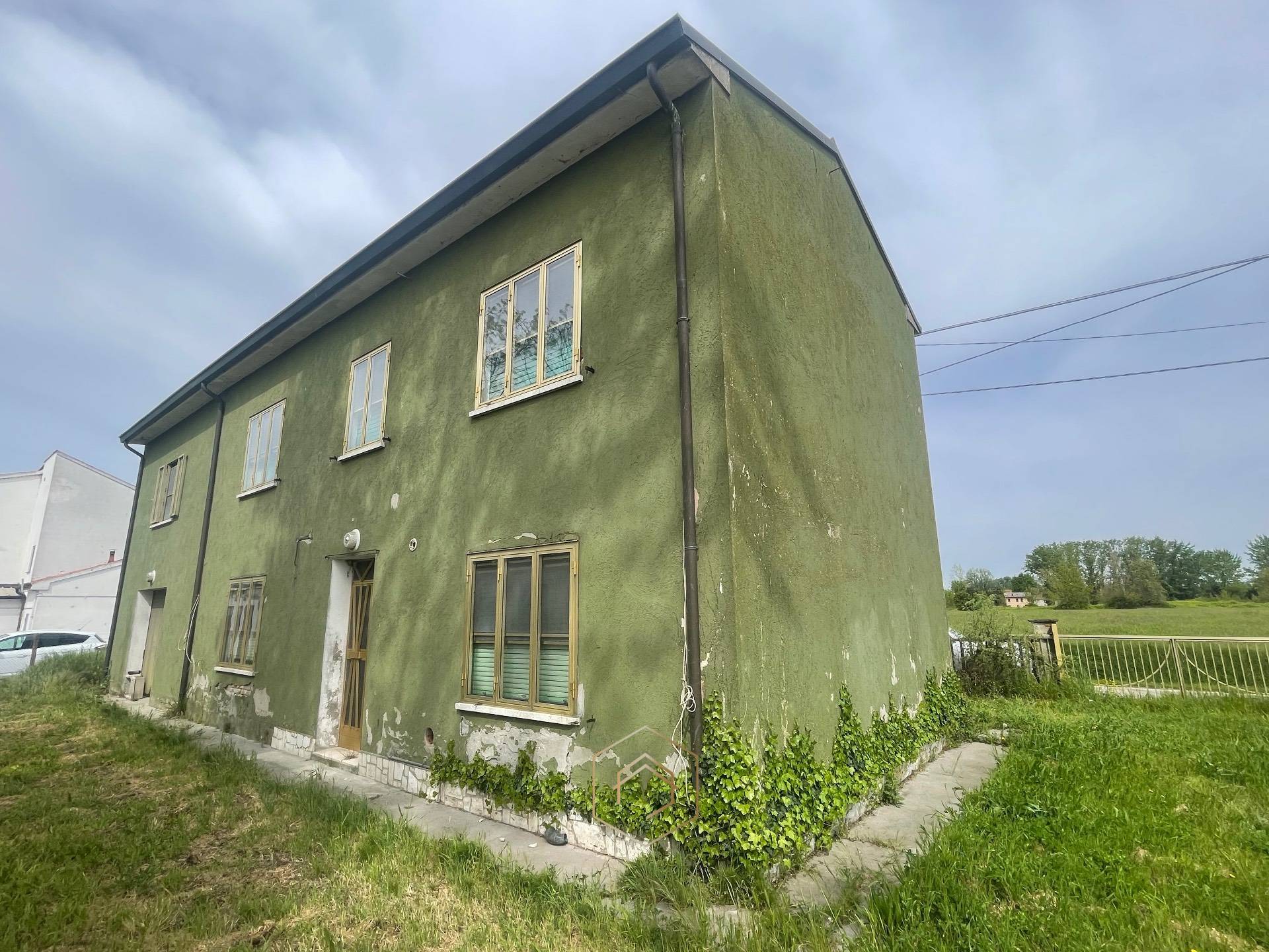 Casa / Villa / Villetta in vendita a Riva del Po