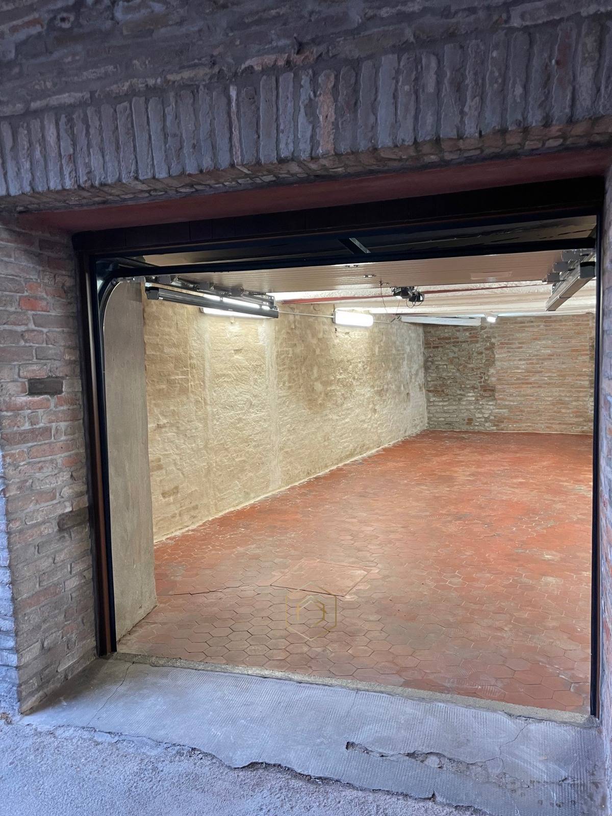 Garage / Posto auto in vendita a Ferrara, Centro storico