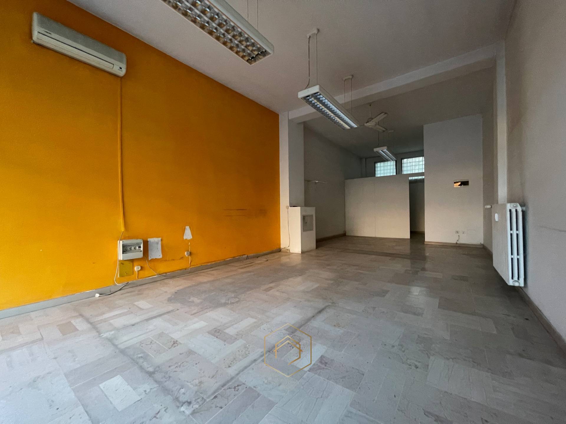 Negozio in vendita a Ferrara, Fuori Mura - Zona Sud