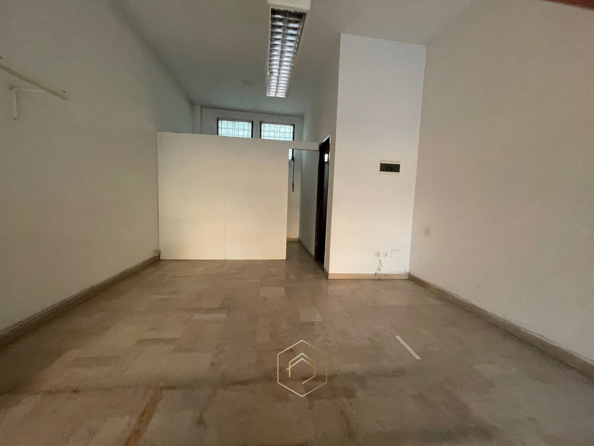 Negozio in vendita a Ferrara, Fuori Mura - Zona Sud
