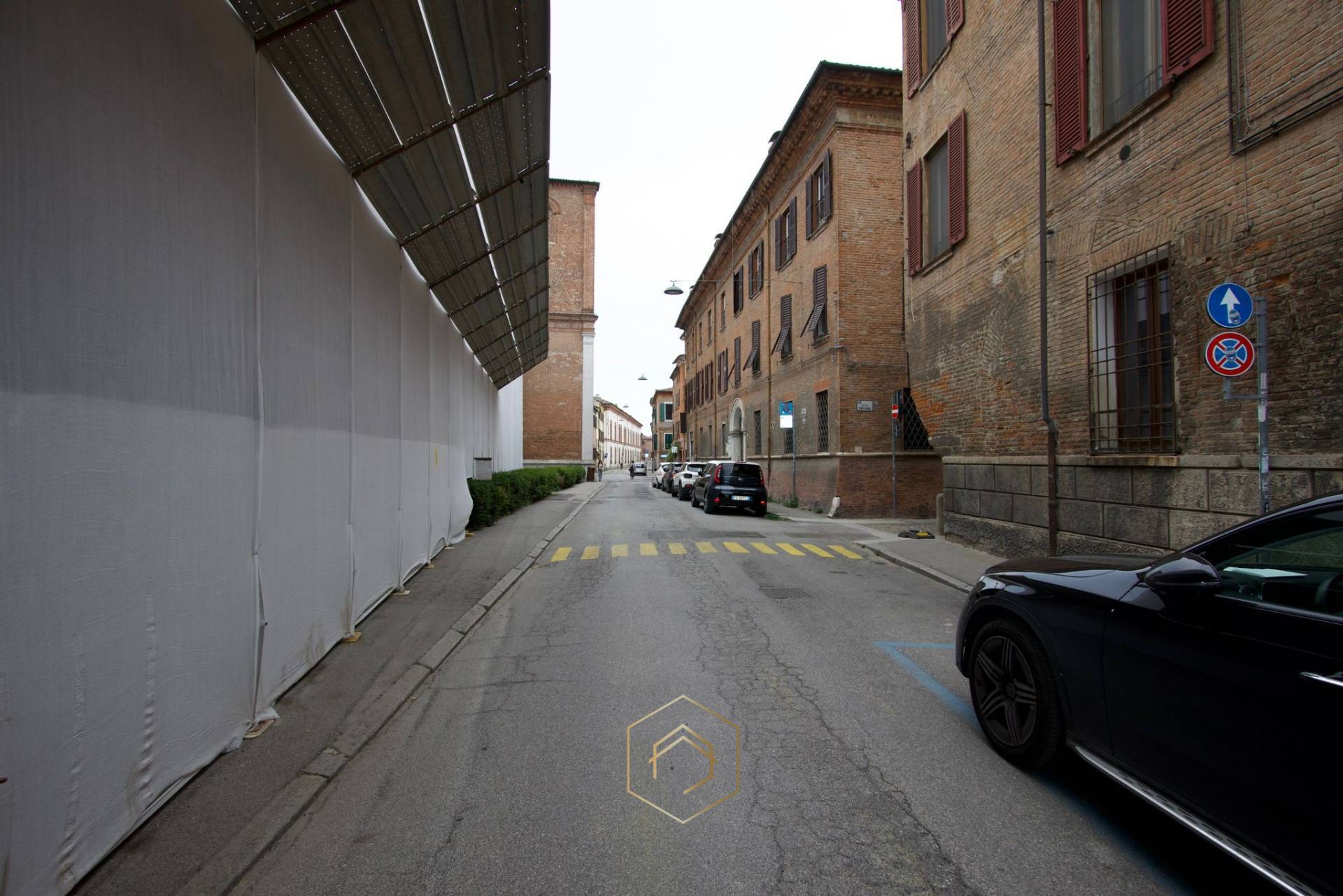 Negozio in vendita a Ferrara, Centro storico
