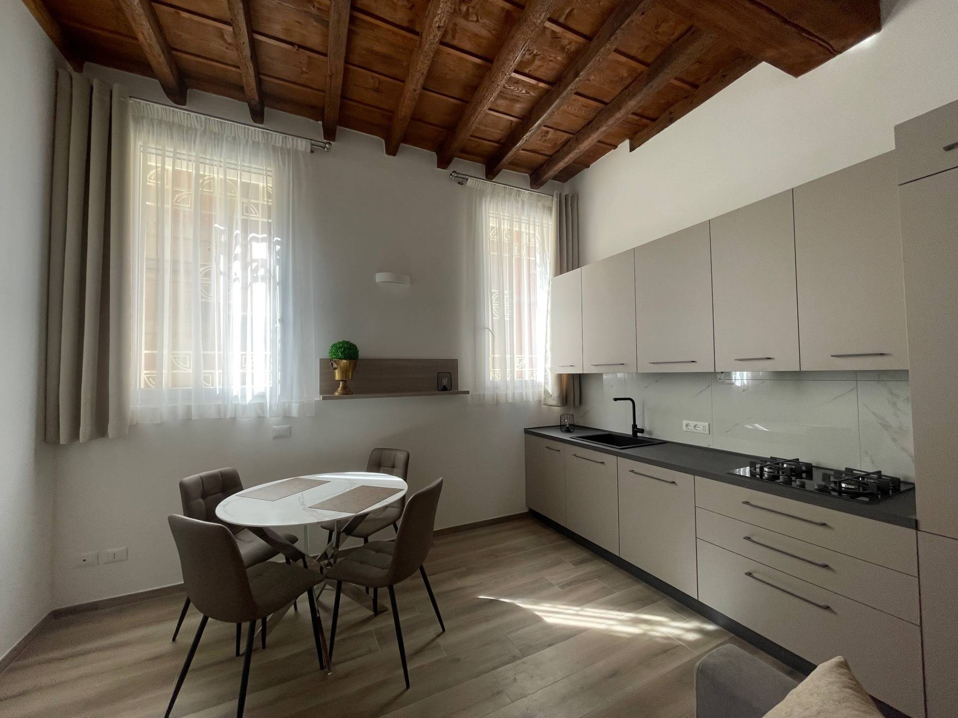 Appartamento in affitto a Ferrara, Centro storico