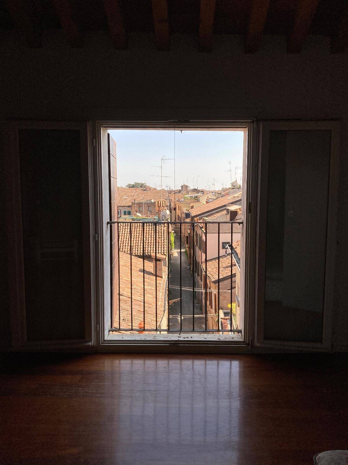 Appartamento in affitto a Ferrara, Centro storico