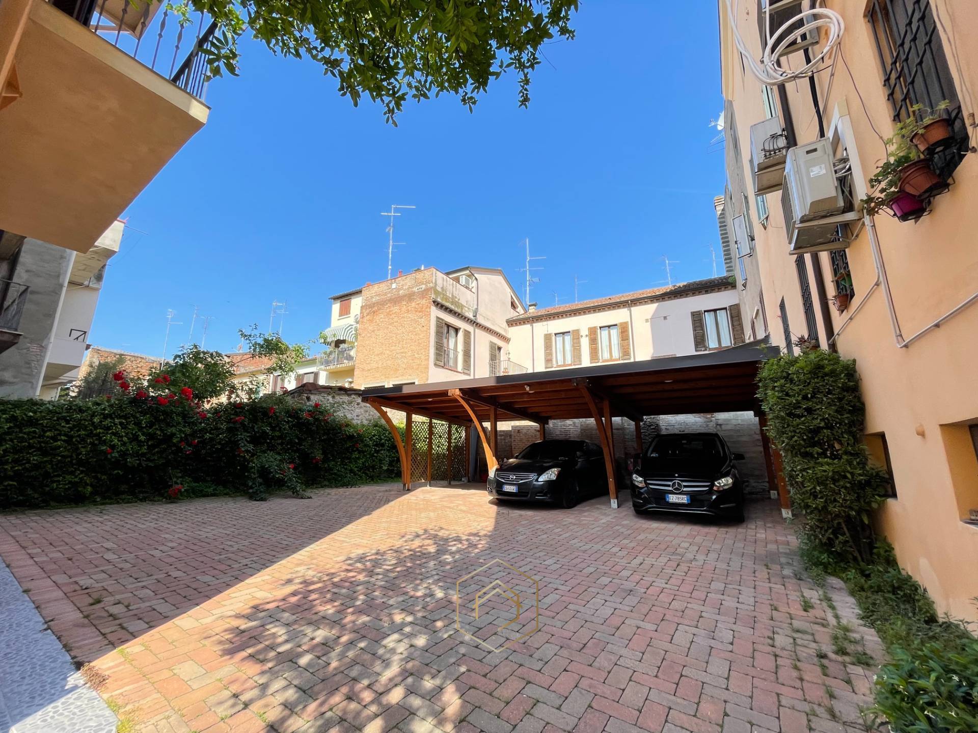 Appartamento in vendita a Ferrara, Centro storico