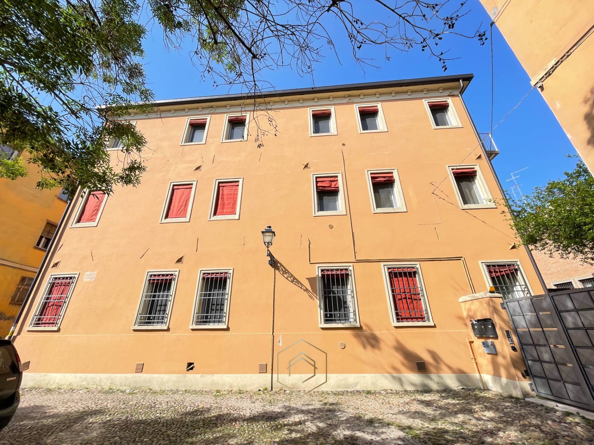 Appartamento in vendita a Ferrara, Centro storico