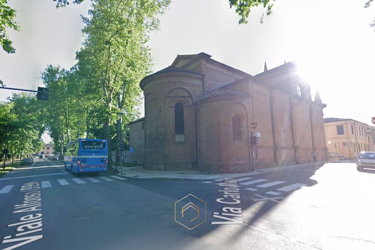 Box o garage in vendita a Ferrara, Centro storico