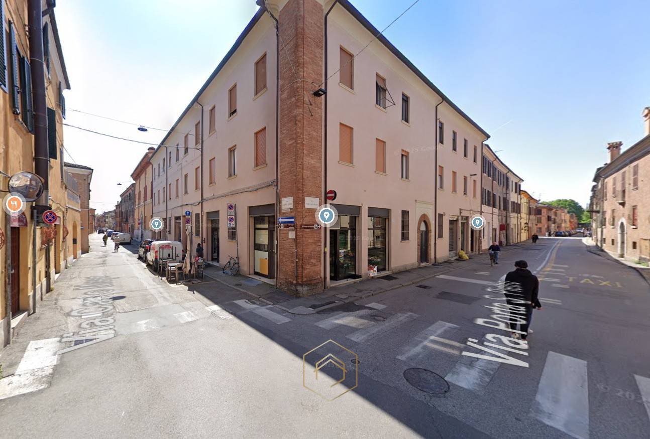 Box o garage in vendita a Ferrara, Centro storico