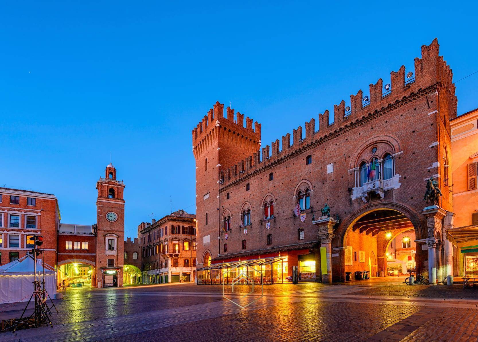Negozio in affitto a Ferrara, Centro storico