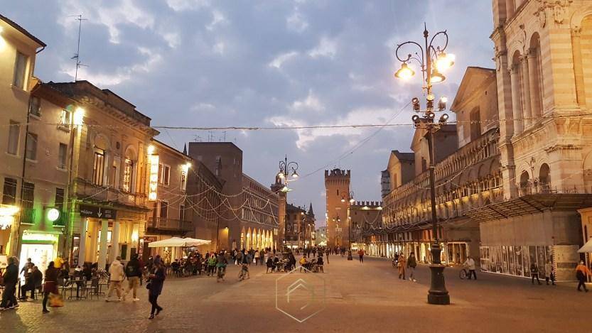 Negozio in affitto a Ferrara, Centro storico