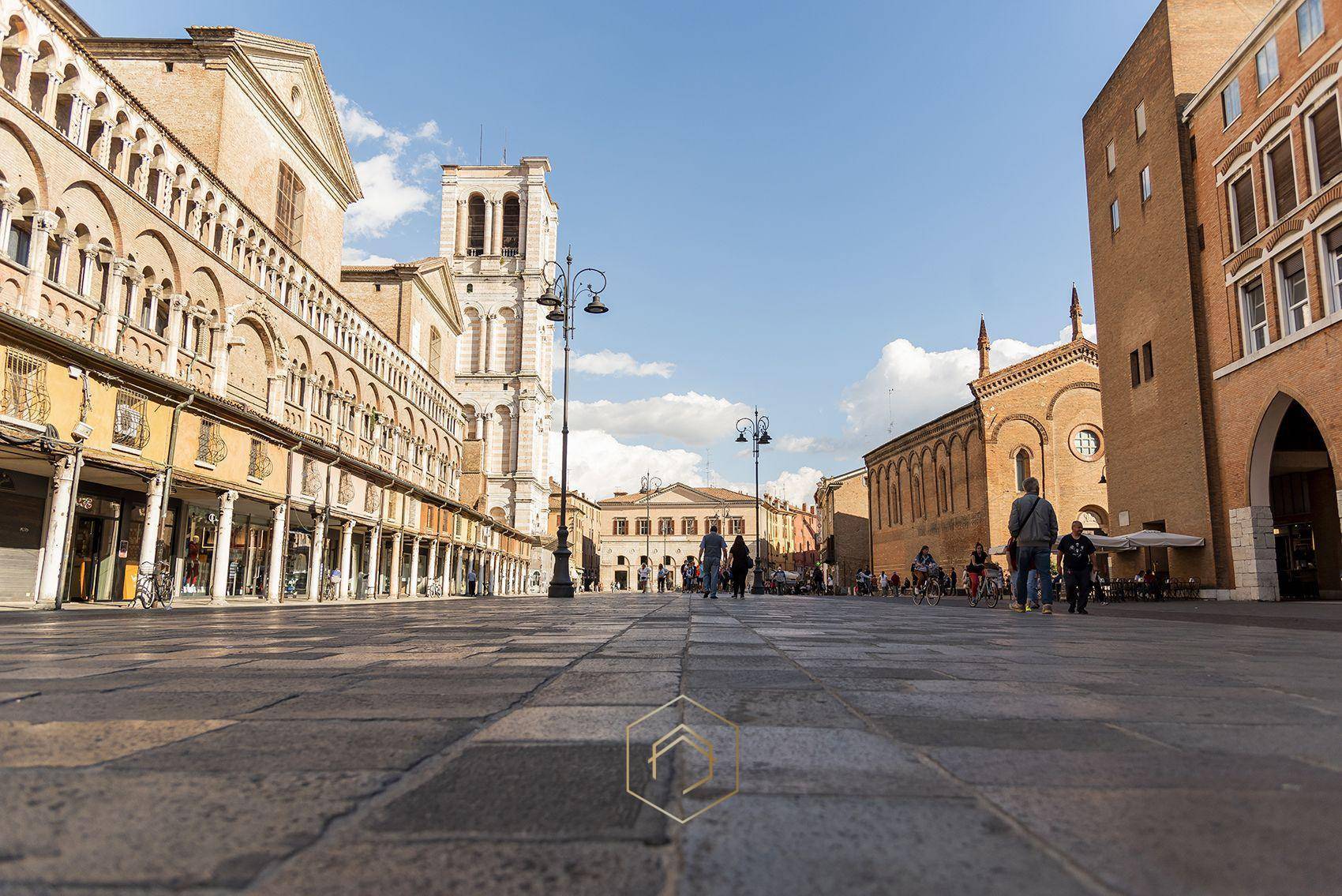 Negozio in affitto a Ferrara, Centro storico