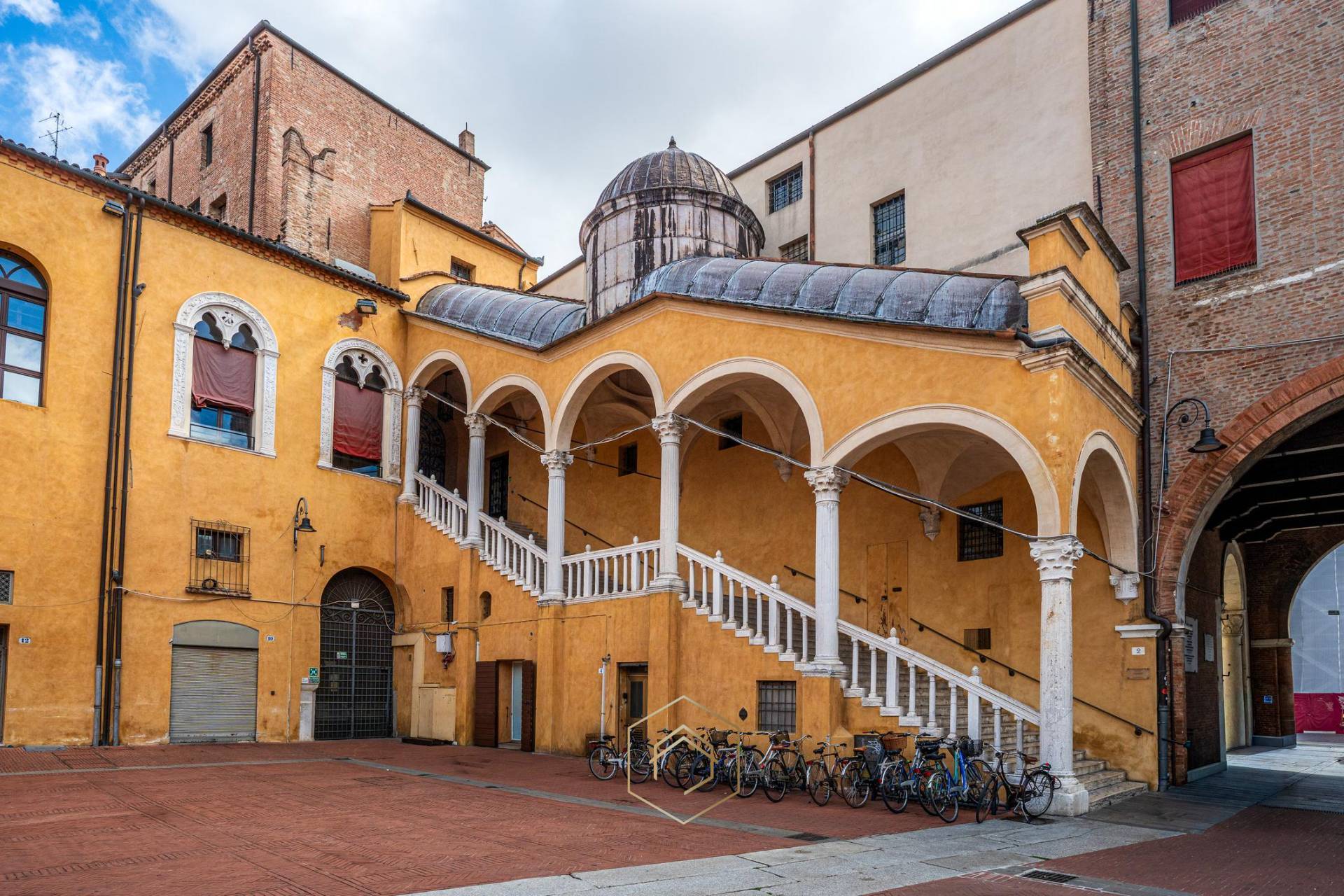 Negozio in affitto a Ferrara, Centro storico