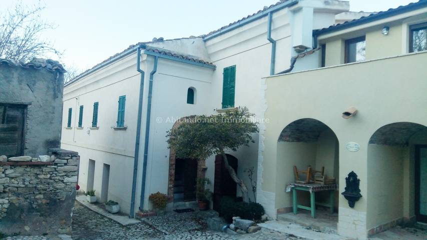 Villa in vendita a Vicoli