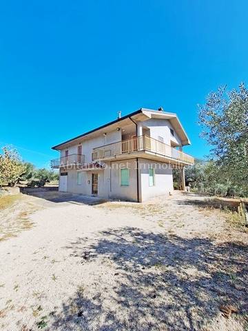Casa singola in vendita a Penne
