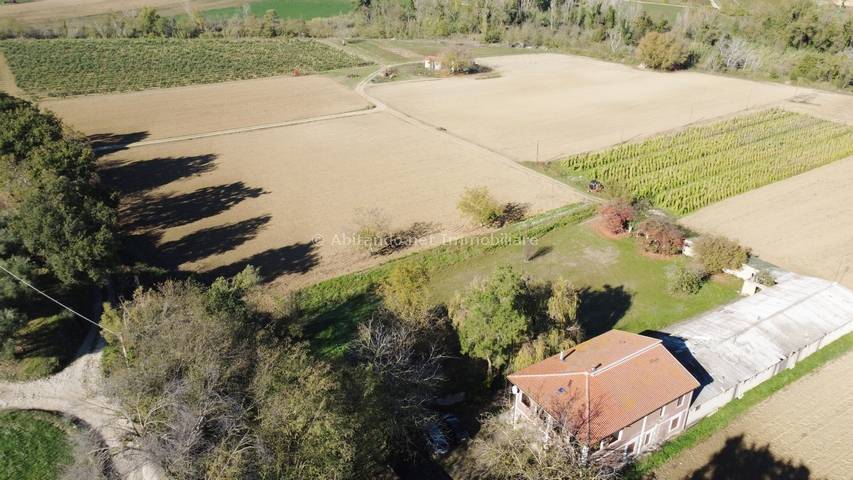 Bifamiliare in vendita a Loreto Aprutino