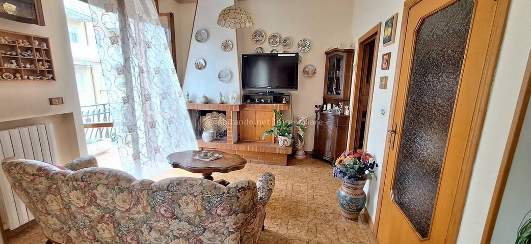 Bifamiliare in vendita a Loreto Aprutino