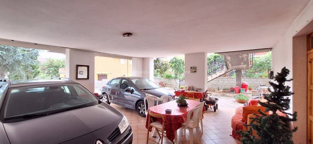 Bifamiliare in vendita a Loreto Aprutino