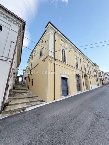 Appartamento indipendente in vendita a Civitella Casanova