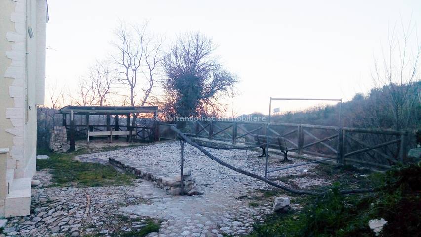 Bifamiliare in vendita a Vicoli