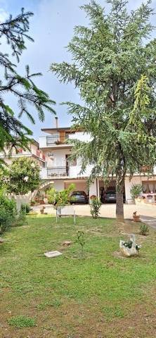 Bifamiliare in vendita a Loreto Aprutino