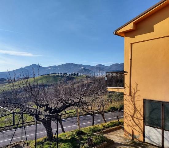 Casa singola in vendita a Farindola