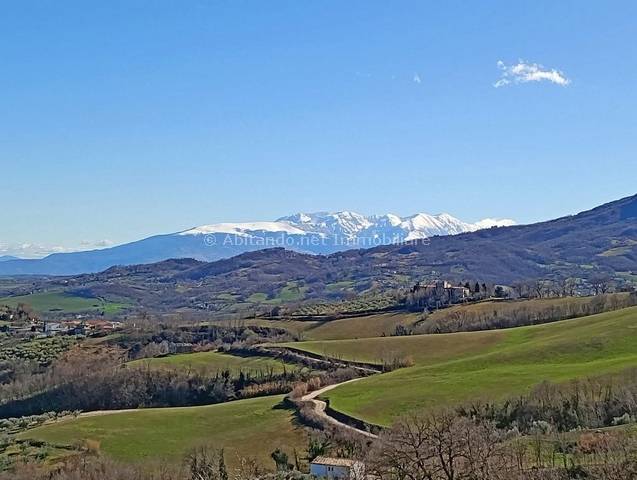 Casa singola in vendita a Farindola